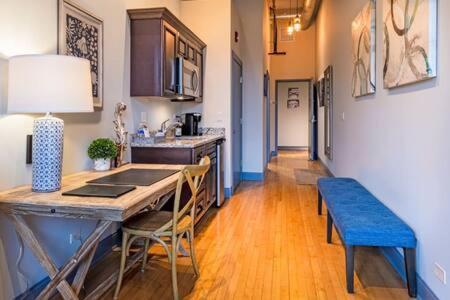 Hip Urban Loft - Small Town Charm - 124 Lofts #1 West Dundee Ngoại thất bức ảnh